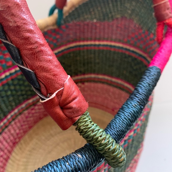 Hand woven large tote. - Picture 4 of 4